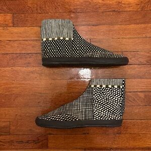 Men’s Sou Sou Made in Japan Stylish Black and White shoes size 11, JPN 29